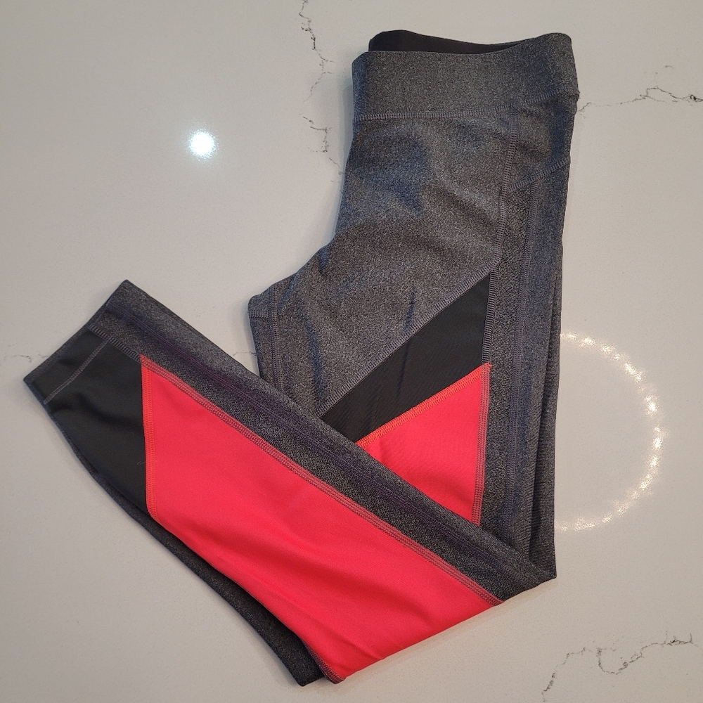 Under Armour Heatgear compression Legging - size Medium.